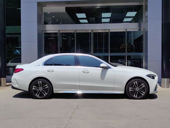 2025 Mercedes-Benz C-Class Hybrid
