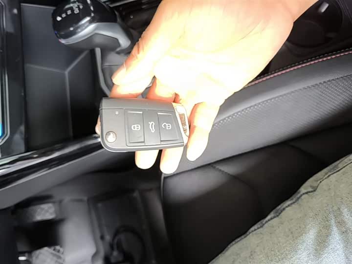 Volkswagen Tayron 2020 2020款 330TSI 两驱豪华智联版