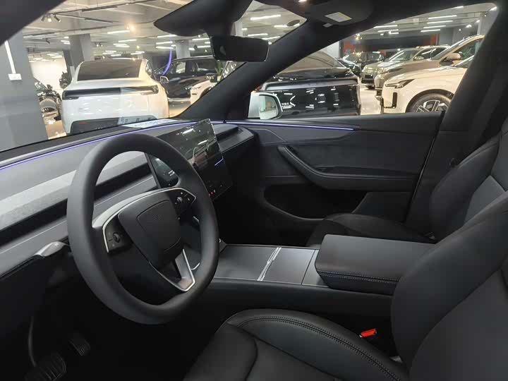 Tesla Model Y 2026 2026款 长续航全轮驱动版