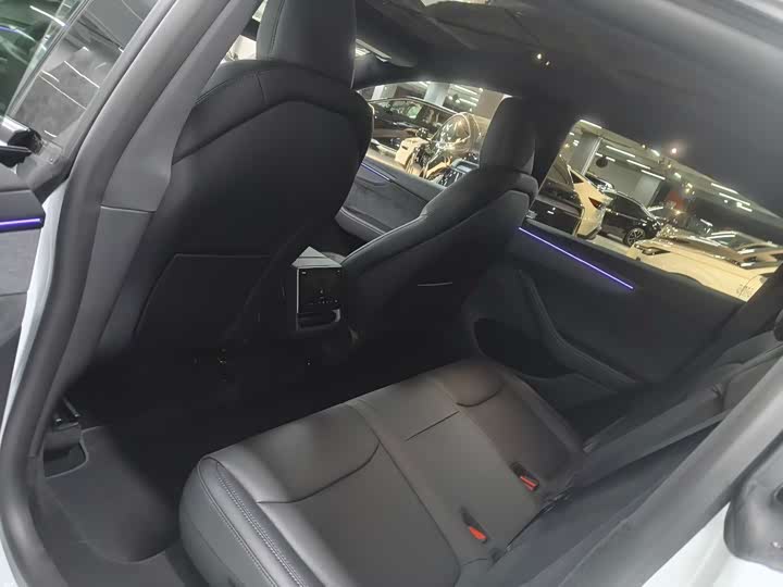 Tesla Model Y 2026 2026款 长续航全轮驱动版
