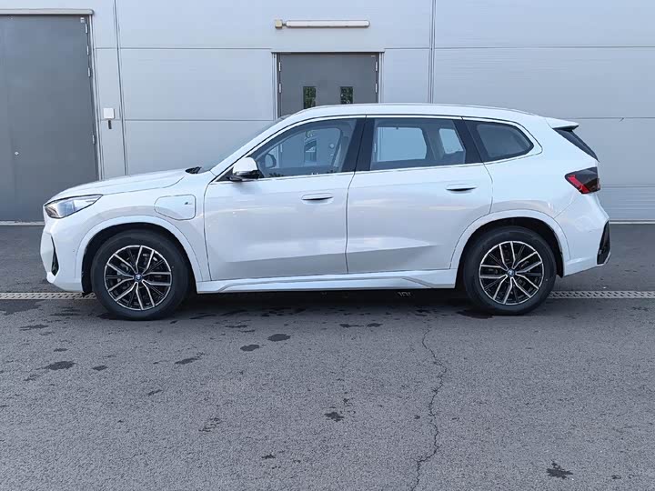 BMW iX1 2025 2025款 eDrive25L M运动套装