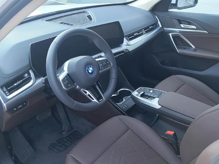 BMW iX1 2025 2025款 eDrive25L M运动套装