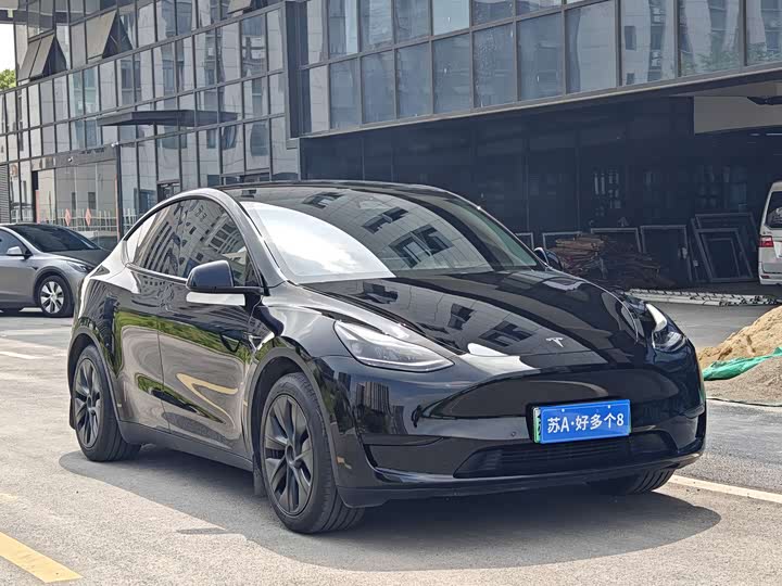 Фото 3 - Tesla Model Y