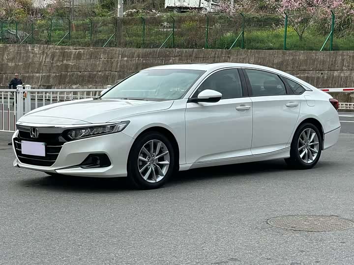 Photo 1 - Honda Accord