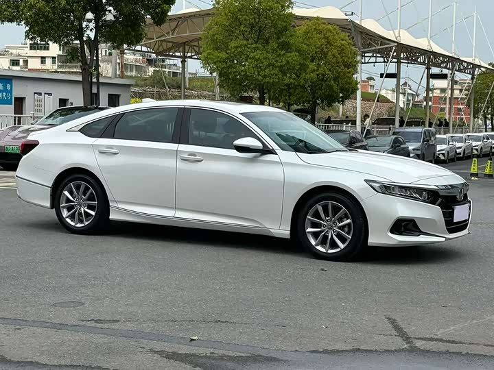 Photo 3 - Honda Accord