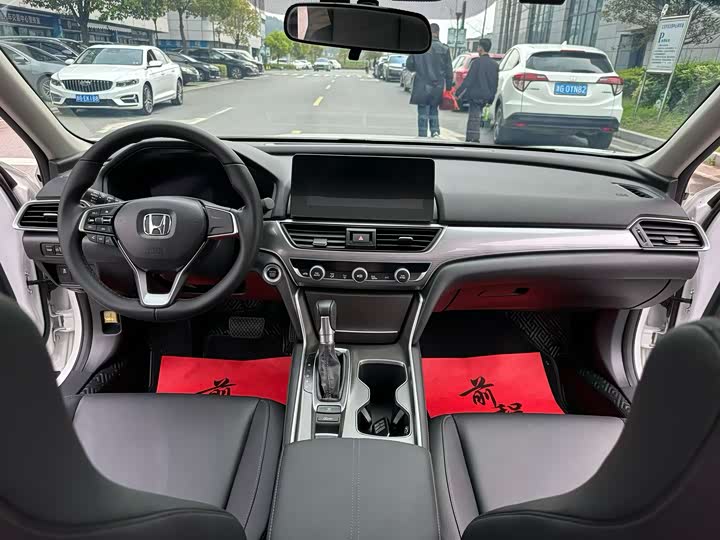 Photo 5 - Honda Accord