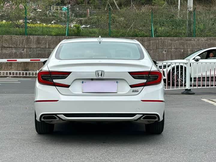 Photo 9 - Honda Accord