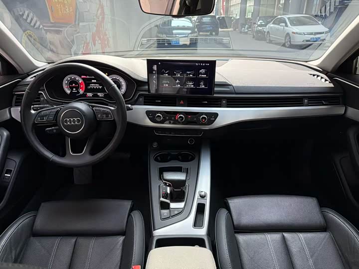 Photo 7 - Audi A4L