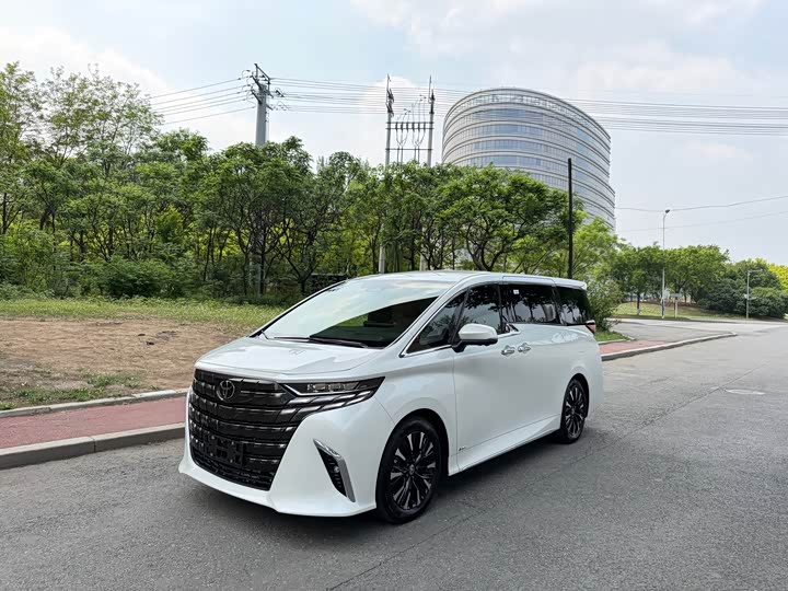 Фото 1 - Toyota Alphard