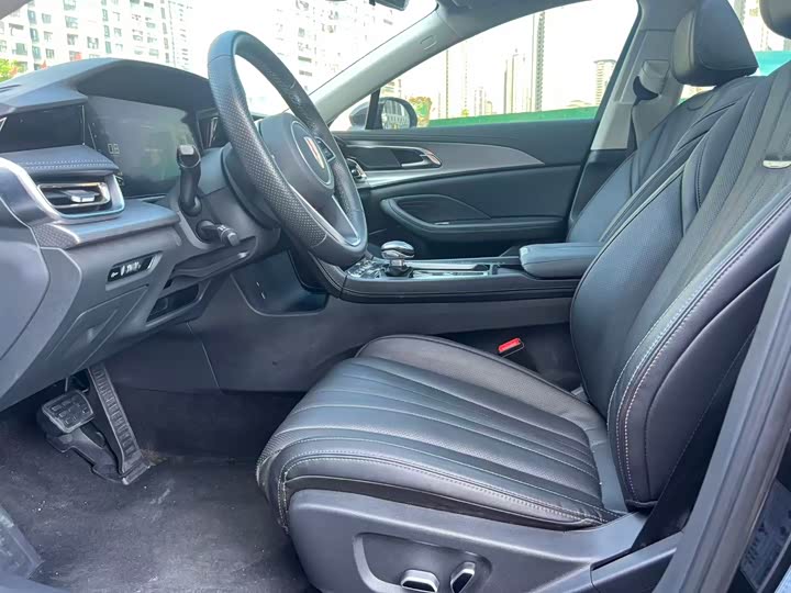 Zdjęcie 4 - Hongqi H5