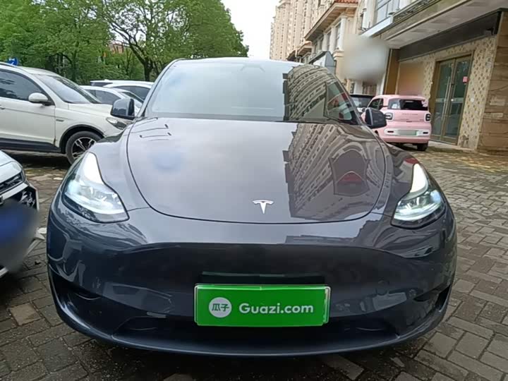 Zdjęcie 3 - Tesla Model Y