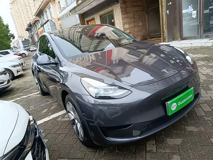 Zdjęcie 4 - Tesla Model Y
