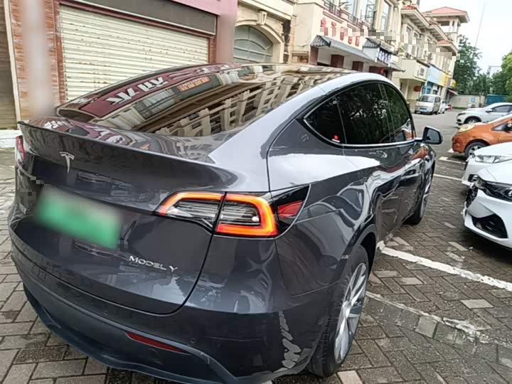 Zdjęcie 7 - Tesla Model Y