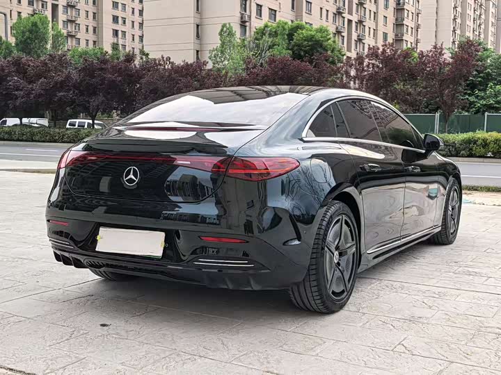 Фото 9 - Mercedes-Benz EQE