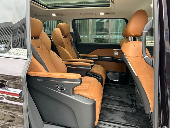 Фото 8 - Hongqi HQ9 Hybrid