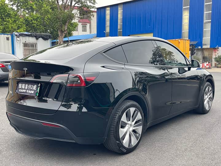 Фото 4 - Tesla Model Y