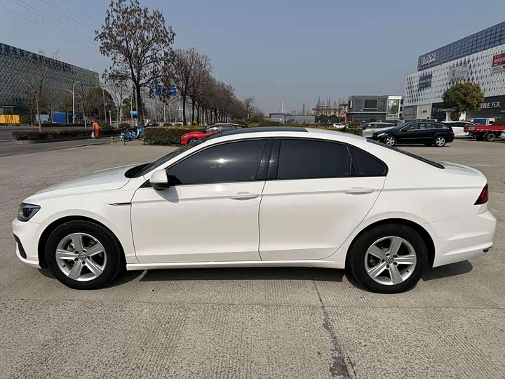 Фото 2 - Volkswagen Lamando L