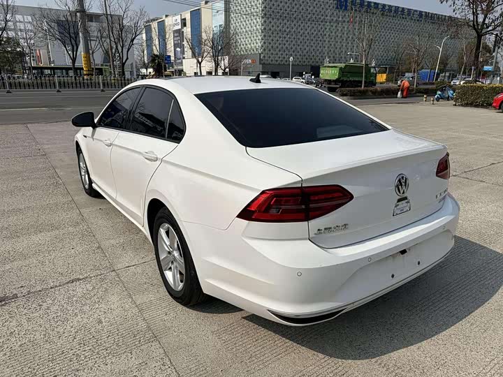 Фото 3 - Volkswagen Lamando L