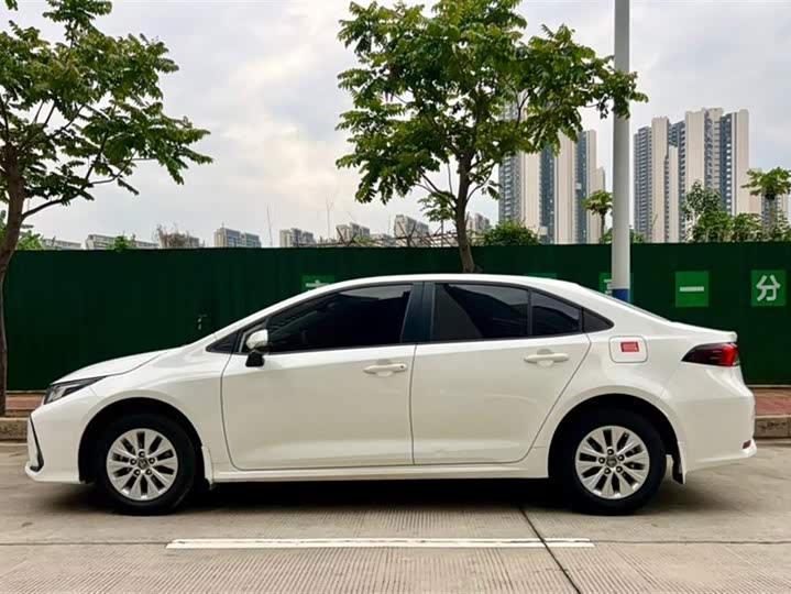 Фото 7 - Toyota Corolla