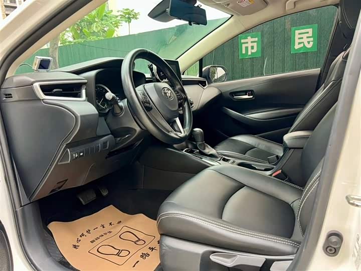 Фото 8 - Toyota Corolla
