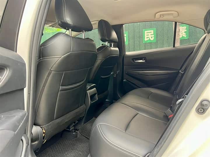 Фото 9 - Toyota Corolla