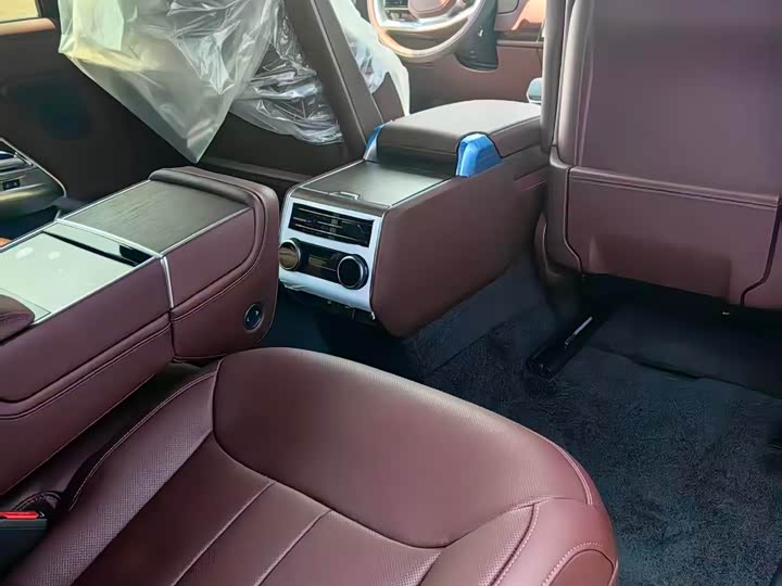 Land Rover Range Rover 2026 2026款 3.0 L6 400PS AB长轴版