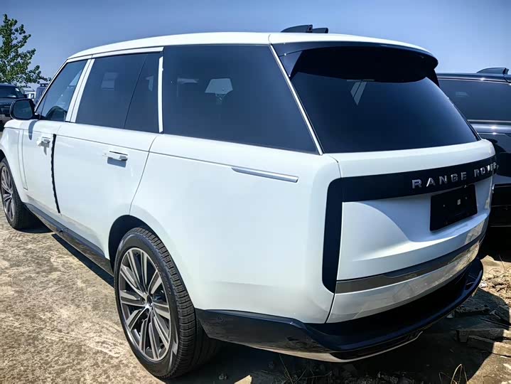 Land Rover Range Rover 2026 2026款 3.0 L6 400PS AB长轴版