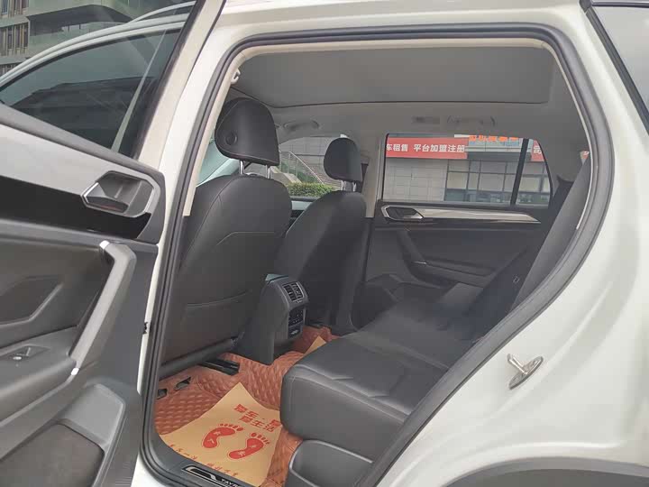 Volkswagen Tayron 2020 2020款 330TSI 两驱豪华智联版