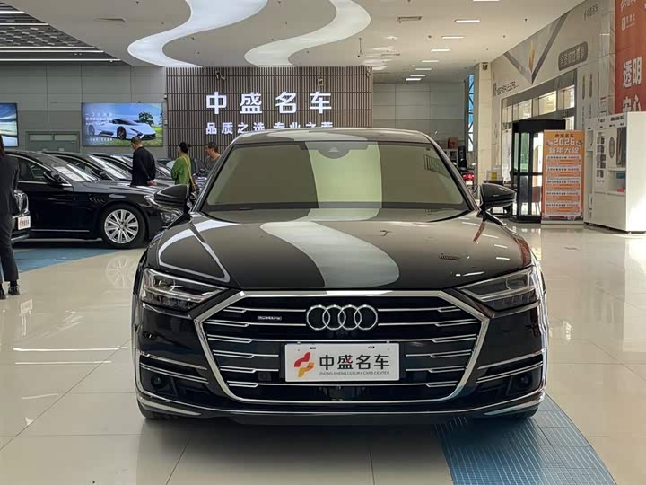 Фото 2 - Audi A8