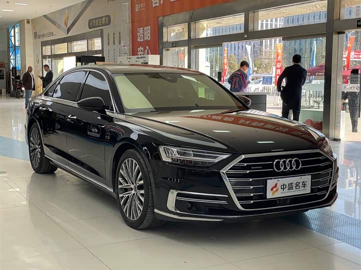 Фото 3 - Audi A8