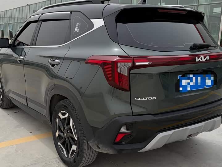 Kia Seltos 2023 2023款 1.5L CVT尊贵版