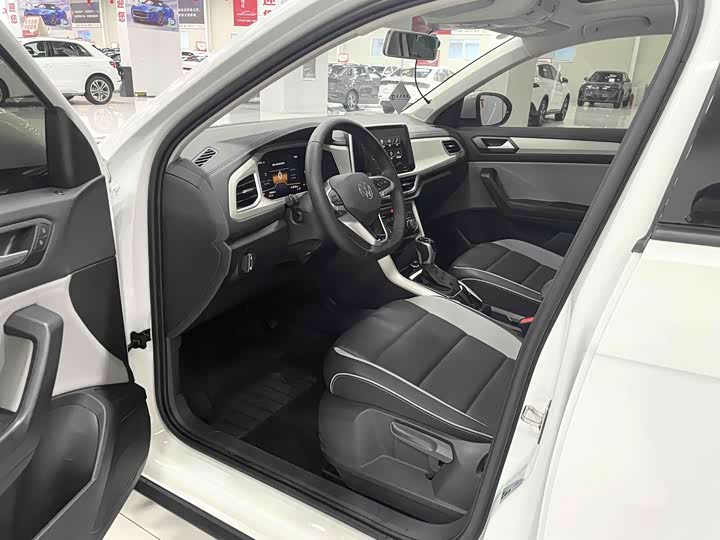 Фото 7 - Volkswagen T-Roc