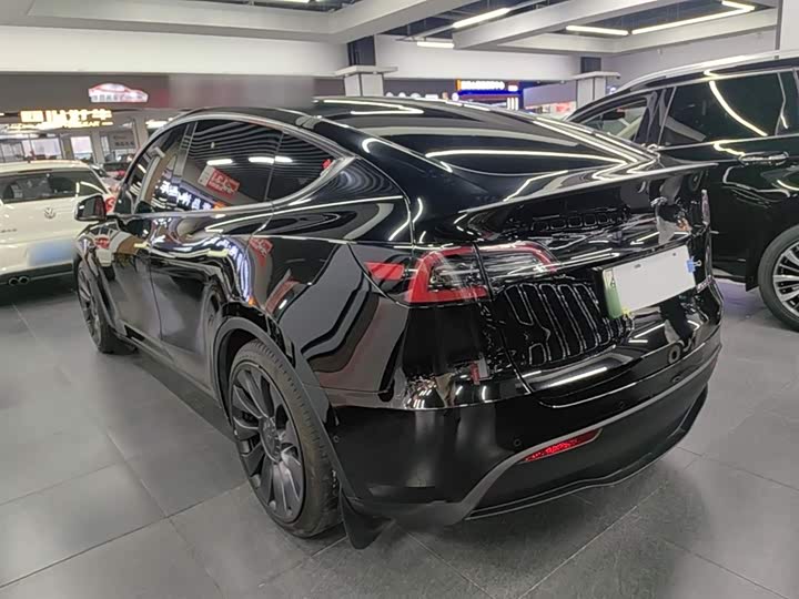 Zdjęcie 5 - Tesla Model Y