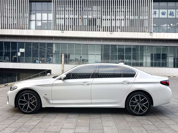 Фото 4 - BMW 5 Series