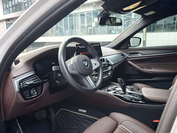 Фото 5 - BMW 5 Series