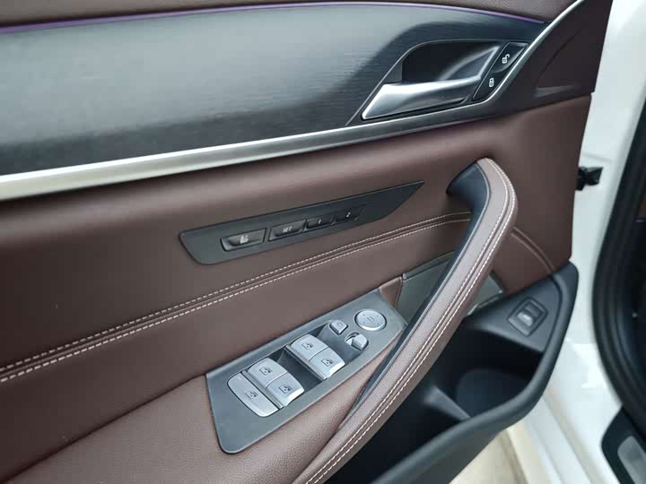 Фото 6 - BMW 5 Series
