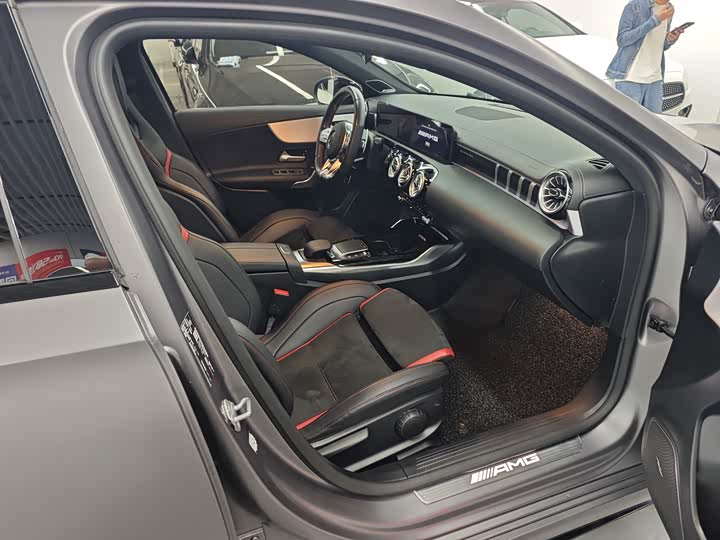Фото 5 - Mercedes-Benz A-Class AMG