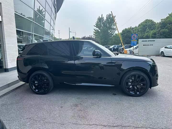 Land Rover Range Rover Sport 2026 2026款 400PS Dynamic SE