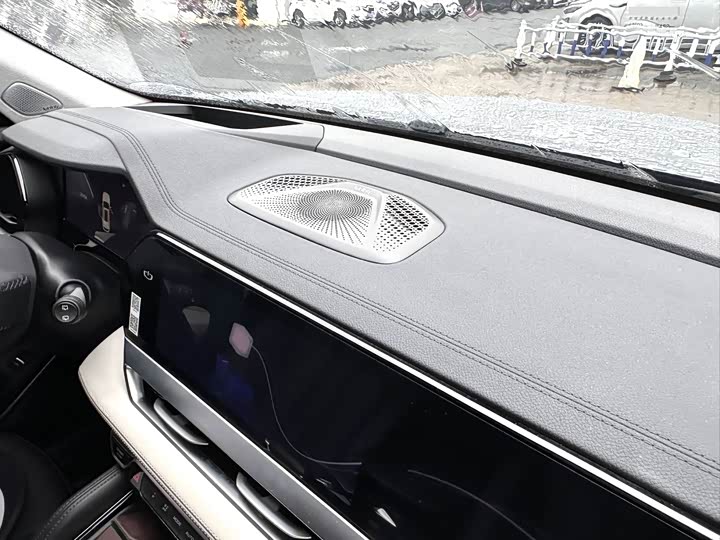 Zdjęcie 4 - Geely Monjaro
