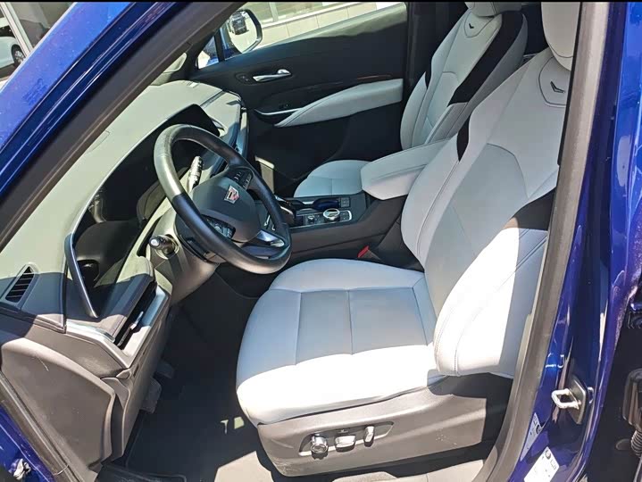 Cadillac XT4 2024 2024款 28T 两驱尊贵型