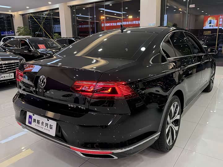 Фото 4 - Volkswagen Magotan