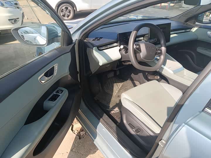 Roewe D6 2025 2025款 520km 智享版