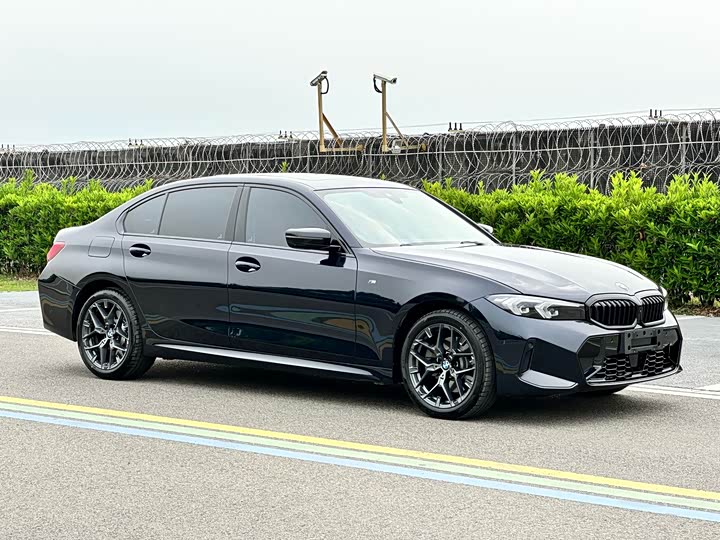 BMW 3 Series 2026 2026款 330Li M运动曜夜套装