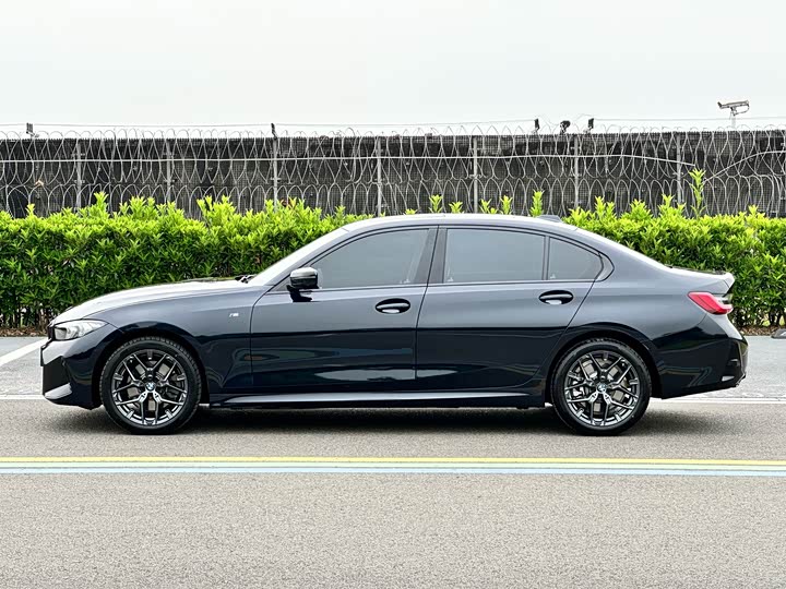 BMW 3 Series 2026 2026款 330Li M运动曜夜套装