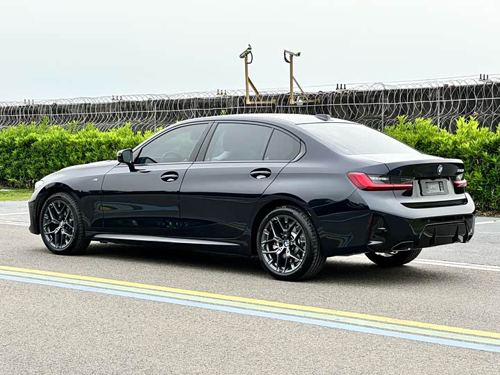 BMW 3 Series 2026 2026款 330Li M运动曜夜套装