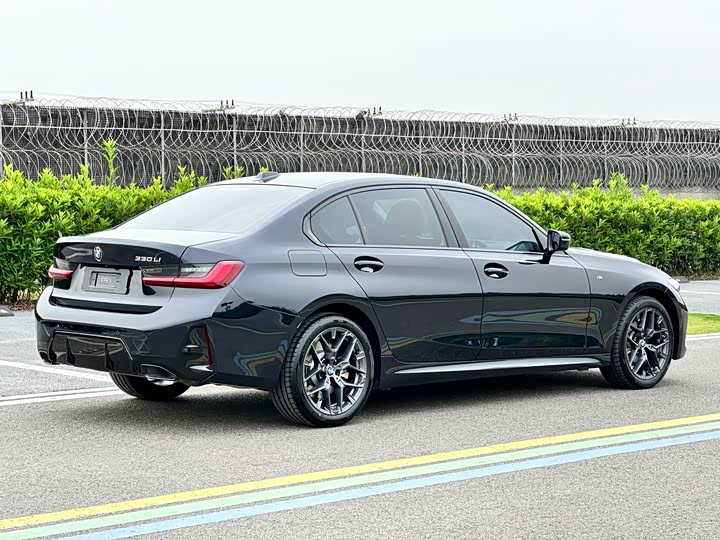 BMW 3 Series 2026 2026款 330Li M运动曜夜套装