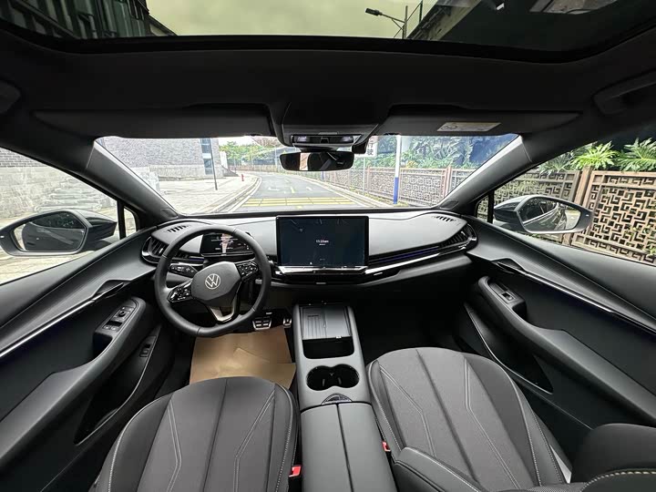 2025 Volkswagen ID.Unyx 06