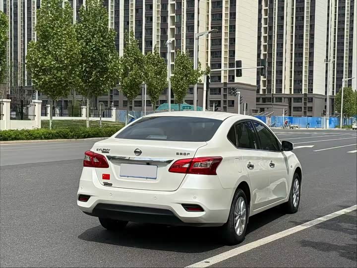 Фото 9 - Nissan Sylphy
