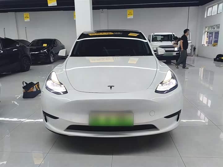 Zdjęcie 3 - Tesla Model Y