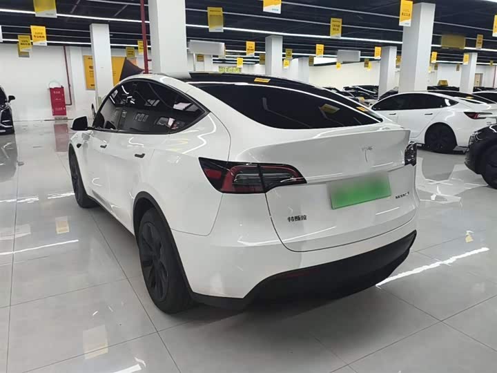 Zdjęcie 5 - Tesla Model Y